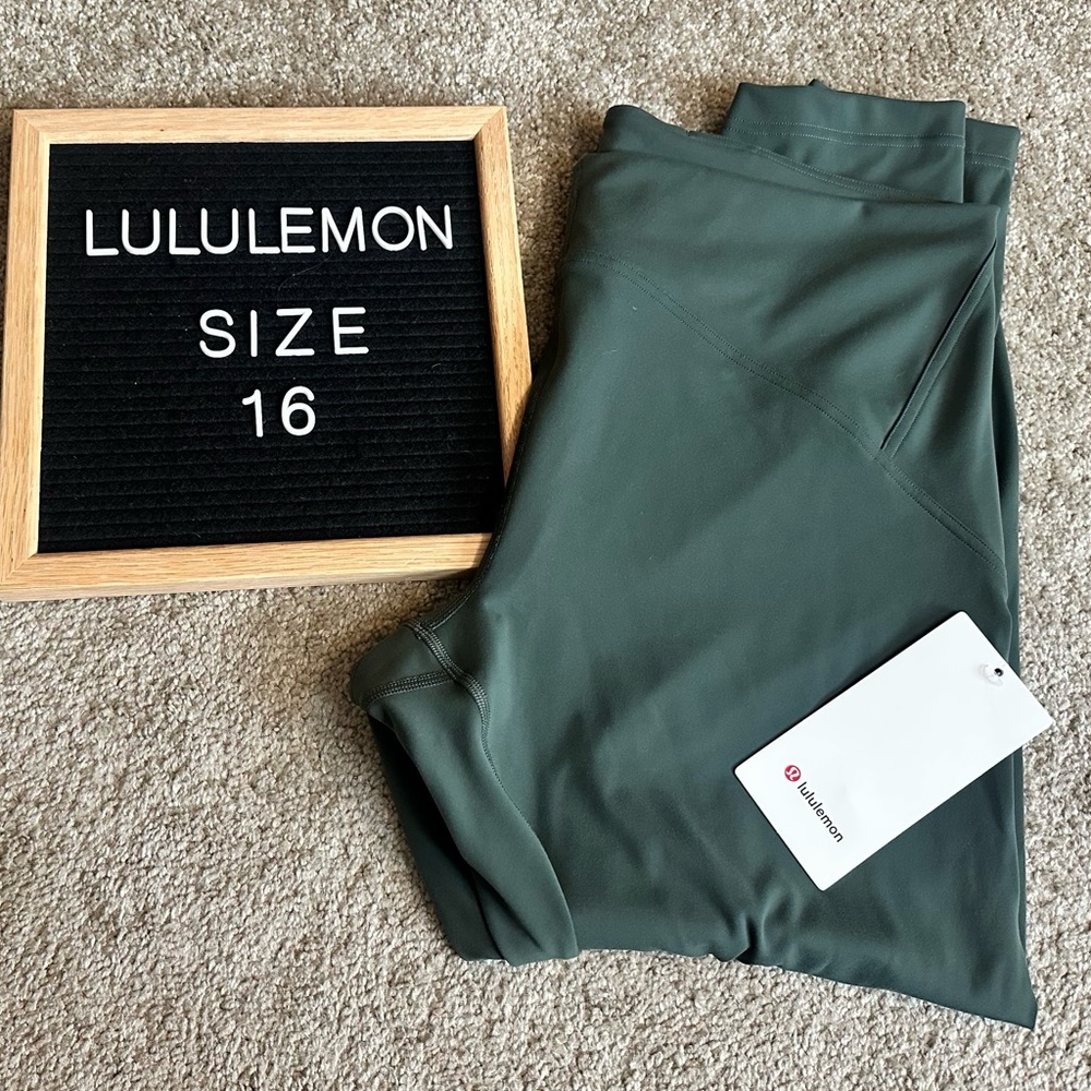 NWT Lululemon InStill HR Tight 25”